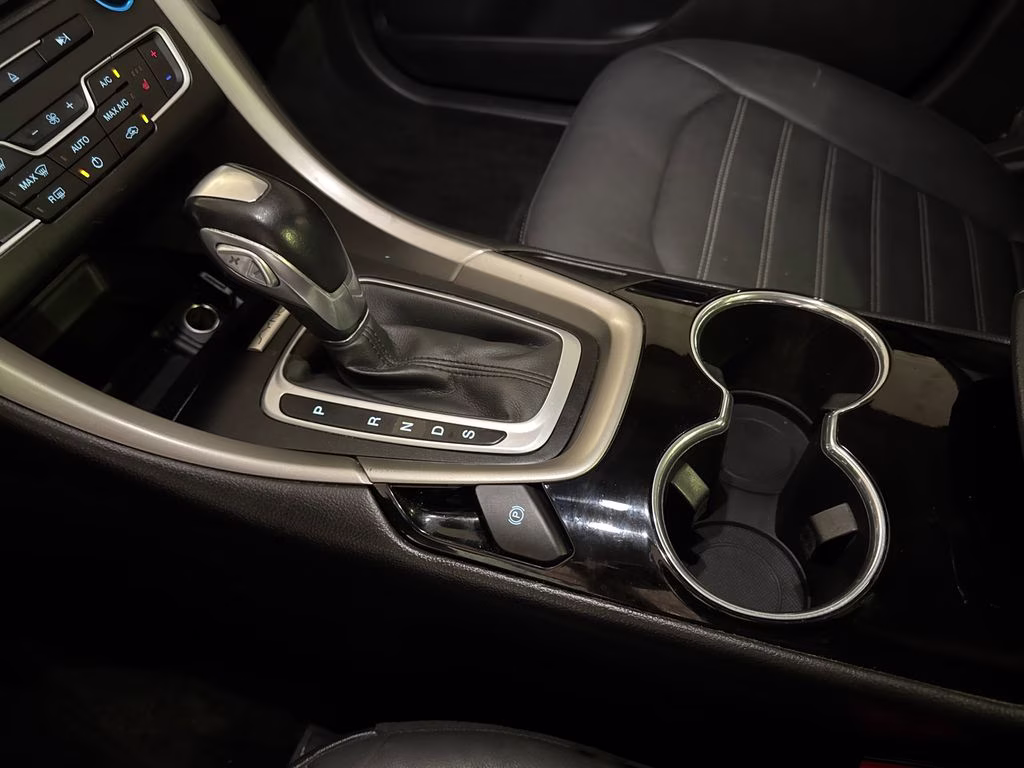 2016 Ingot Silver Ford Fusion SE FWD Sedan