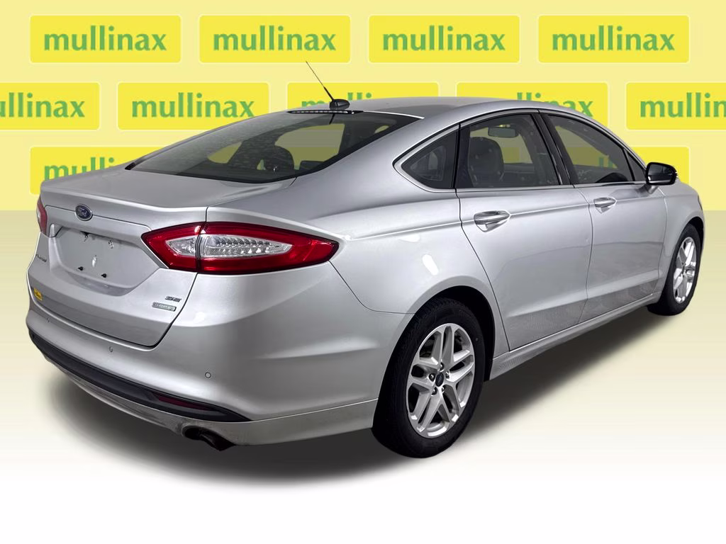 2016 Ingot Silver Ford Fusion SE FWD Sedan