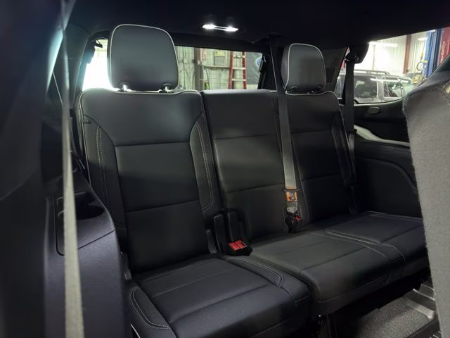 2022 Black GMC Yukon SLT 4X4 SUV