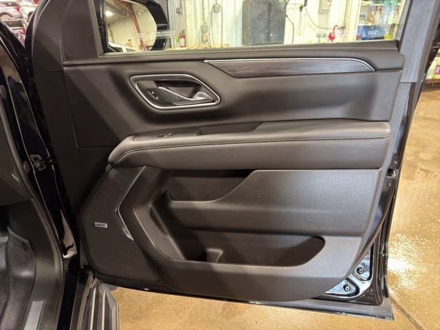 2022 Black GMC Yukon SLT 4X4 SUV