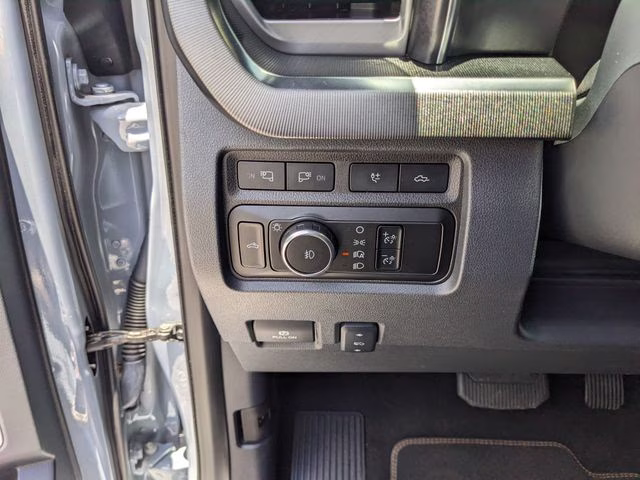 2024 Gray Metallic Ford Super Duty F-350 SRW Platinum 4X4 Truck