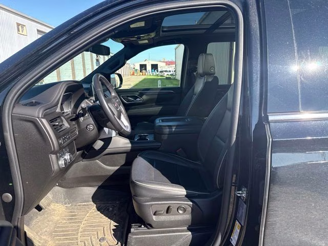 2022 Black GMC Yukon SLT 4X4 SUV