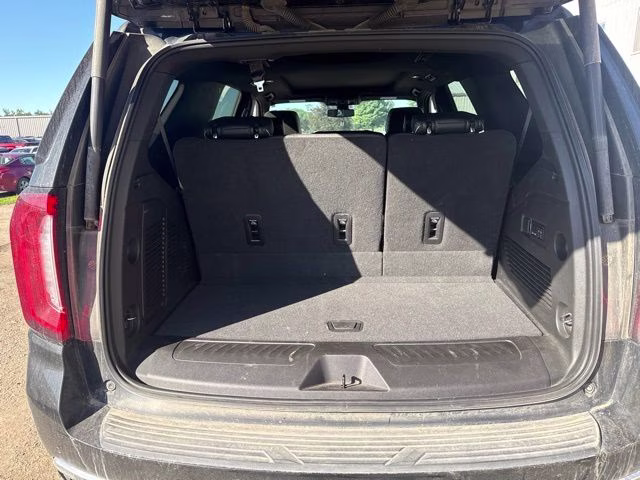 2022 Black GMC Yukon SLT 4X4 SUV