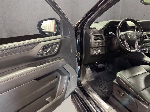 2022 Black GMC Yukon SLT 4X4 SUV