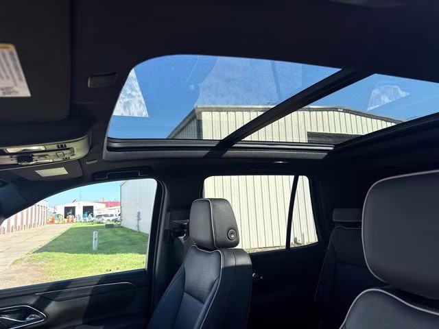 2022 Black GMC Yukon SLT 4X4 SUV