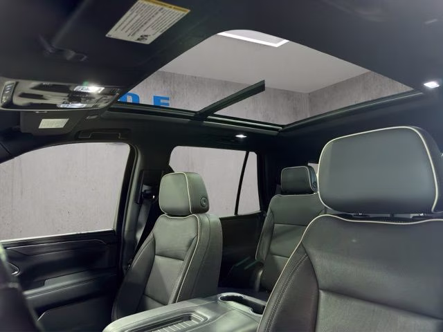 2022 Black GMC Yukon SLT 4X4 SUV