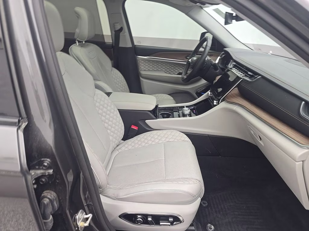 2022 Baltic Gray Metallic Clearcoat Jeep Grand Cherokee L Summit w/Tech & Luxury Pkgs 4X4 SUV