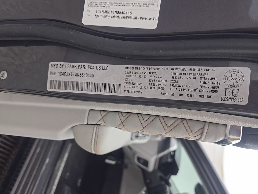 2022 Baltic Gray Metallic Clearcoat Jeep Grand Cherokee L Summit w/Tech & Luxury Pkgs 4X4 SUV