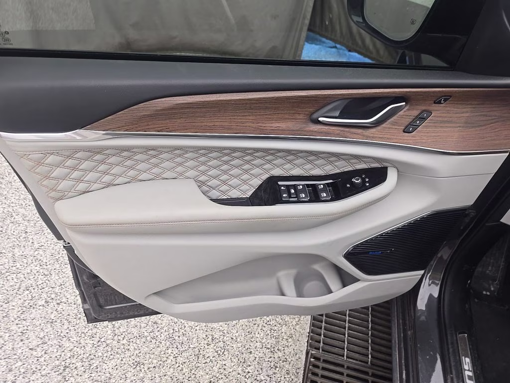 2022 Baltic Gray Metallic Clearcoat Jeep Grand Cherokee L Summit w/Tech & Luxury Pkgs 4X4 SUV