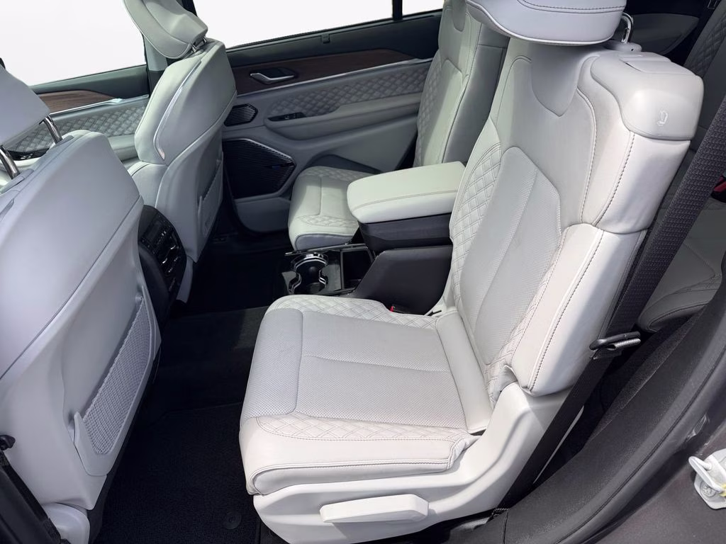 2022 Baltic Gray Metallic Clearcoat Jeep Grand Cherokee L Summit w/Tech & Luxury Pkgs 4X4 SUV