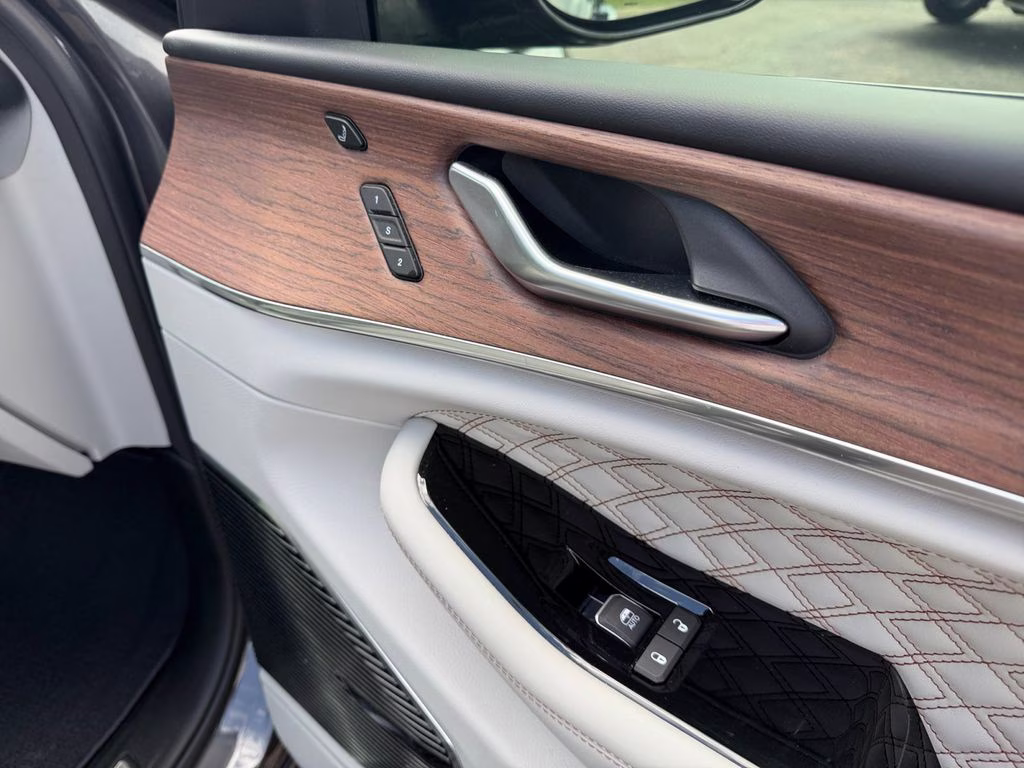 2022 Baltic Gray Metallic Clearcoat Jeep Grand Cherokee L Summit w/Tech & Luxury Pkgs 4X4 SUV