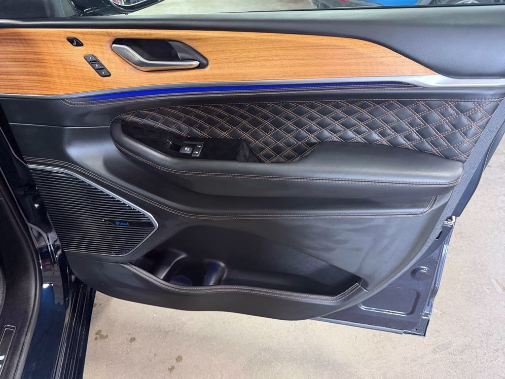 2024 Midnight Sky Jeep Grand Cherokee L Summit Reserve w/Pro-Tech & Luxury Pkgs 4X4 SUV