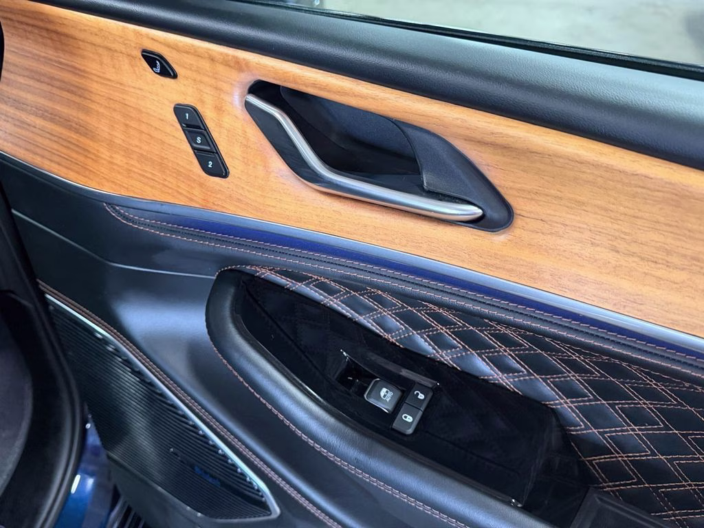 2024 Midnight Sky Jeep Grand Cherokee L Summit Reserve w/Pro-Tech & Luxury Pkgs 4X4 SUV