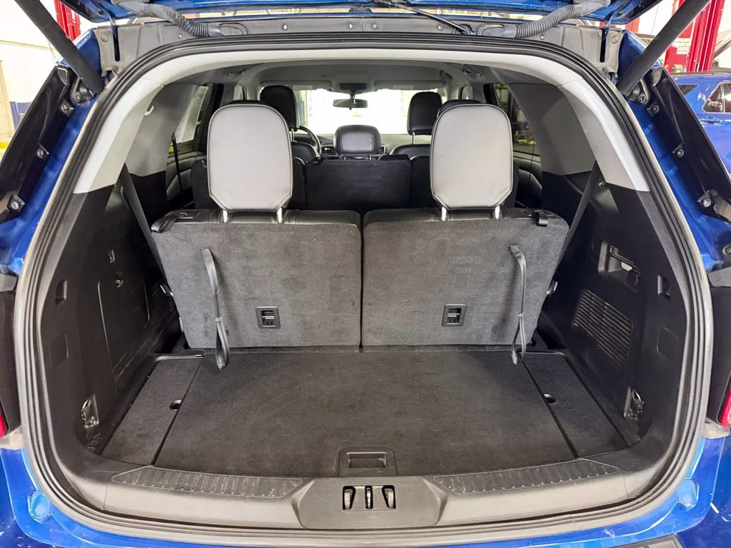 2022 Blue Ford Explorer XLT w/Trailer Tow Pkg 4X4 SUV