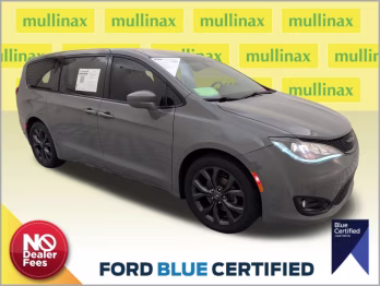 2020 Ceramic Gray Clearcoat Chrysler Pacifica Touring FWD Van