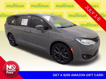 2020 Ceramic Gray Clearcoat Chrysler Pacifica Touring FWD Van