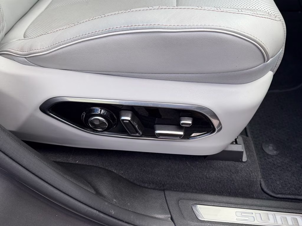 2022 Baltic Gray Metallic Clearcoat Jeep Grand Cherokee L Summit w/Tech & Luxury Pkgs 4X4 SUV