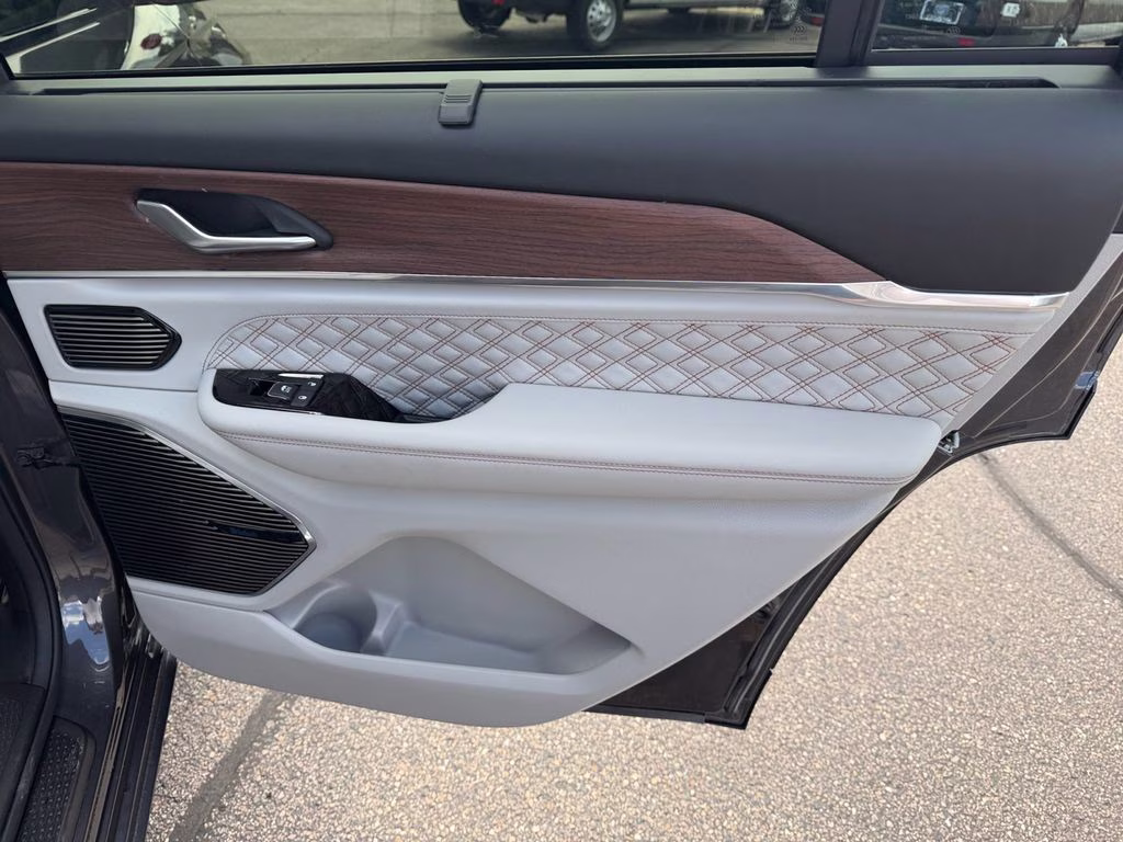 2022 Baltic Gray Metallic Clearcoat Jeep Grand Cherokee L Summit w/Tech & Luxury Pkgs 4X4 SUV