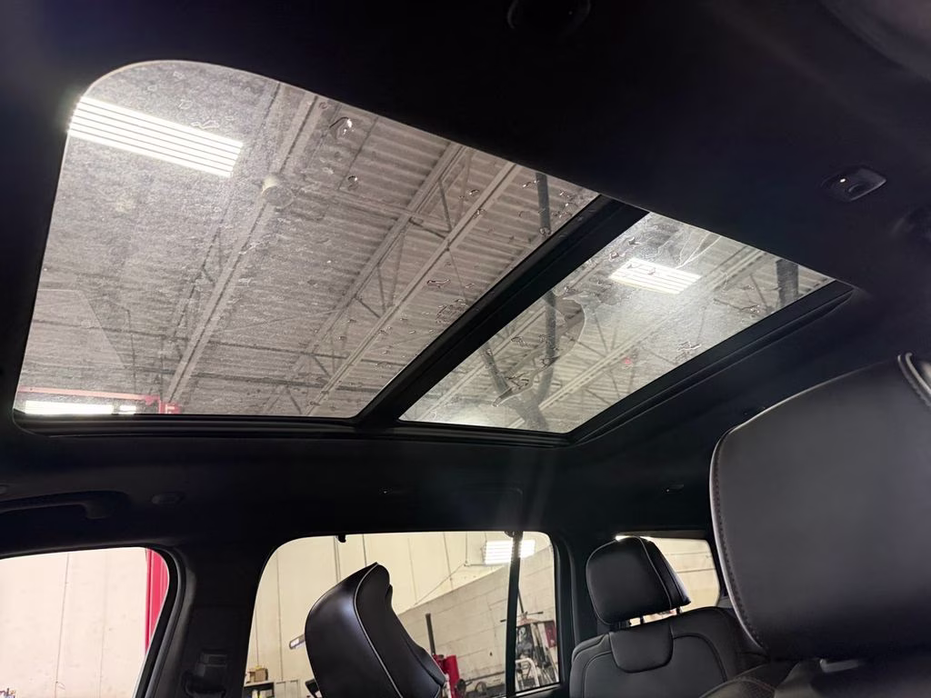 2024 Midnight Sky Jeep Grand Cherokee L Summit Reserve w/Pro-Tech & Luxury Pkgs 4X4 SUV