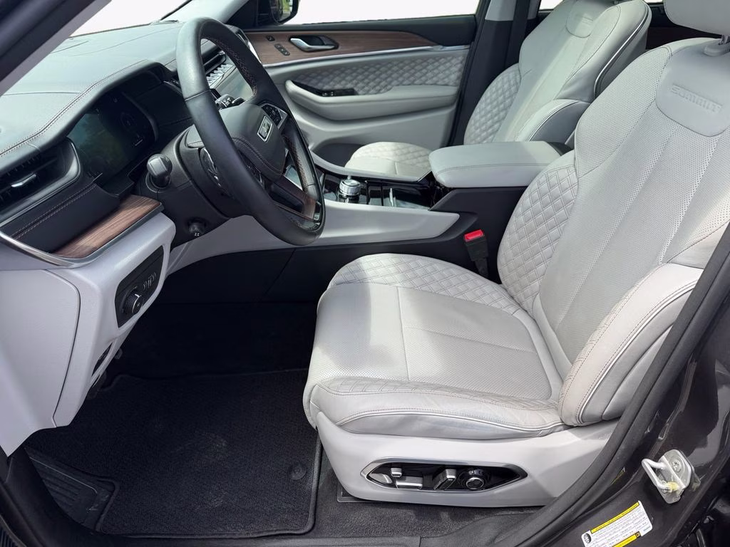 2022 Baltic Gray Metallic Clearcoat Jeep Grand Cherokee L Summit w/Tech & Luxury Pkgs 4X4 SUV