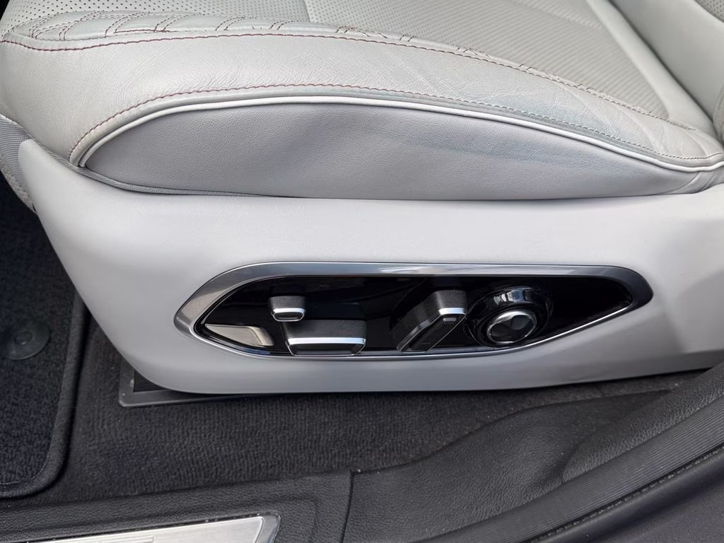 2022 Baltic Gray Metallic Clearcoat Jeep Grand Cherokee L Summit w/Tech & Luxury Pkgs 4X4 SUV