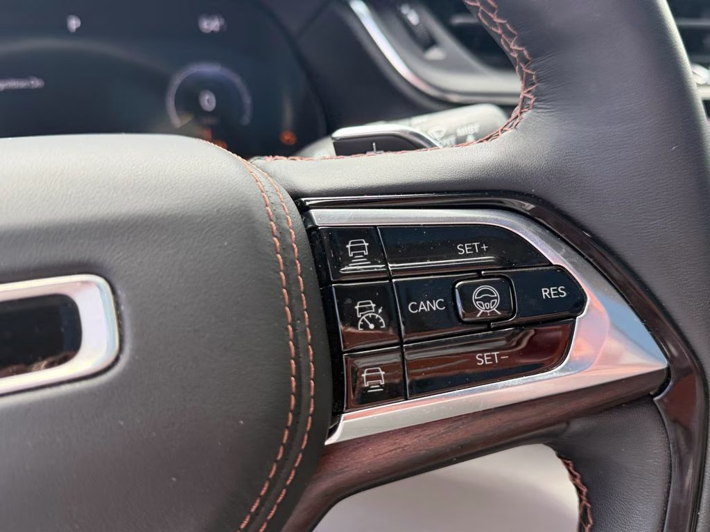 2022 Baltic Gray Metallic Clearcoat Jeep Grand Cherokee L Summit w/Tech & Luxury Pkgs 4X4 SUV