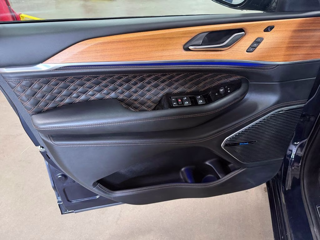 2024 Midnight Sky Jeep Grand Cherokee L Summit Reserve w/Pro-Tech & Luxury Pkgs 4X4 SUV