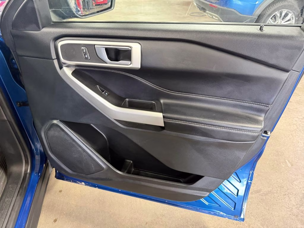 2022 Blue Ford Explorer XLT w/Trailer Tow Pkg 4X4 SUV