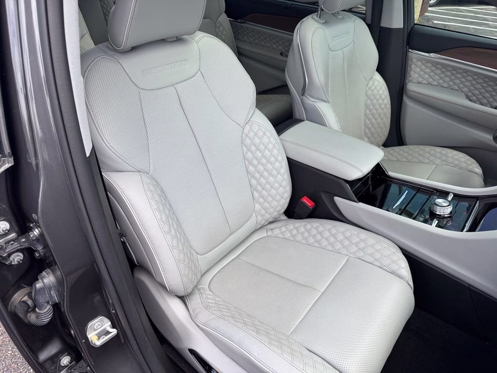 2022 Baltic Gray Metallic Clearcoat Jeep Grand Cherokee L Summit w/Tech & Luxury Pkgs 4X4 SUV
