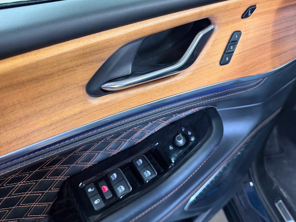 2024 Midnight Sky Jeep Grand Cherokee L Summit Reserve w/Pro-Tech & Luxury Pkgs 4X4 SUV