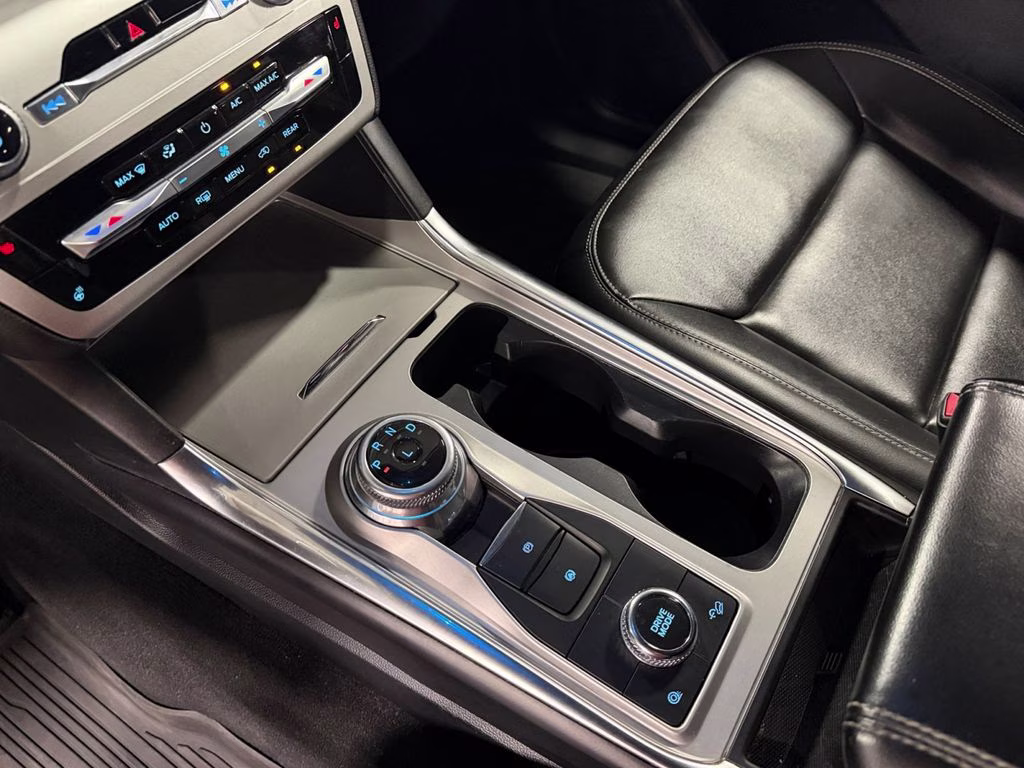 2022 Blue Ford Explorer XLT w/Trailer Tow Pkg 4X4 SUV