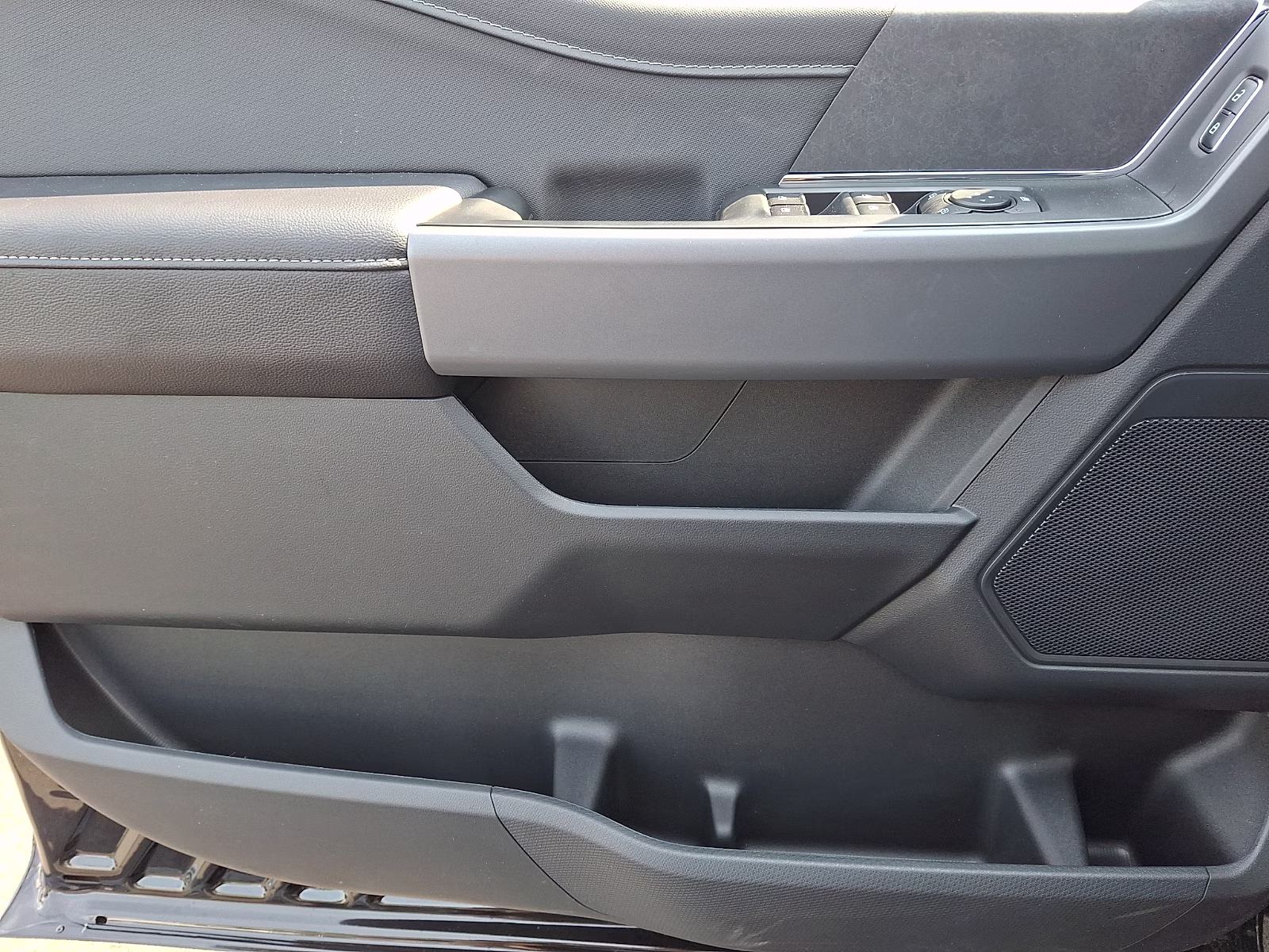 2026 Agate Black Metallic - UM Ford F-150 XLT 4X4