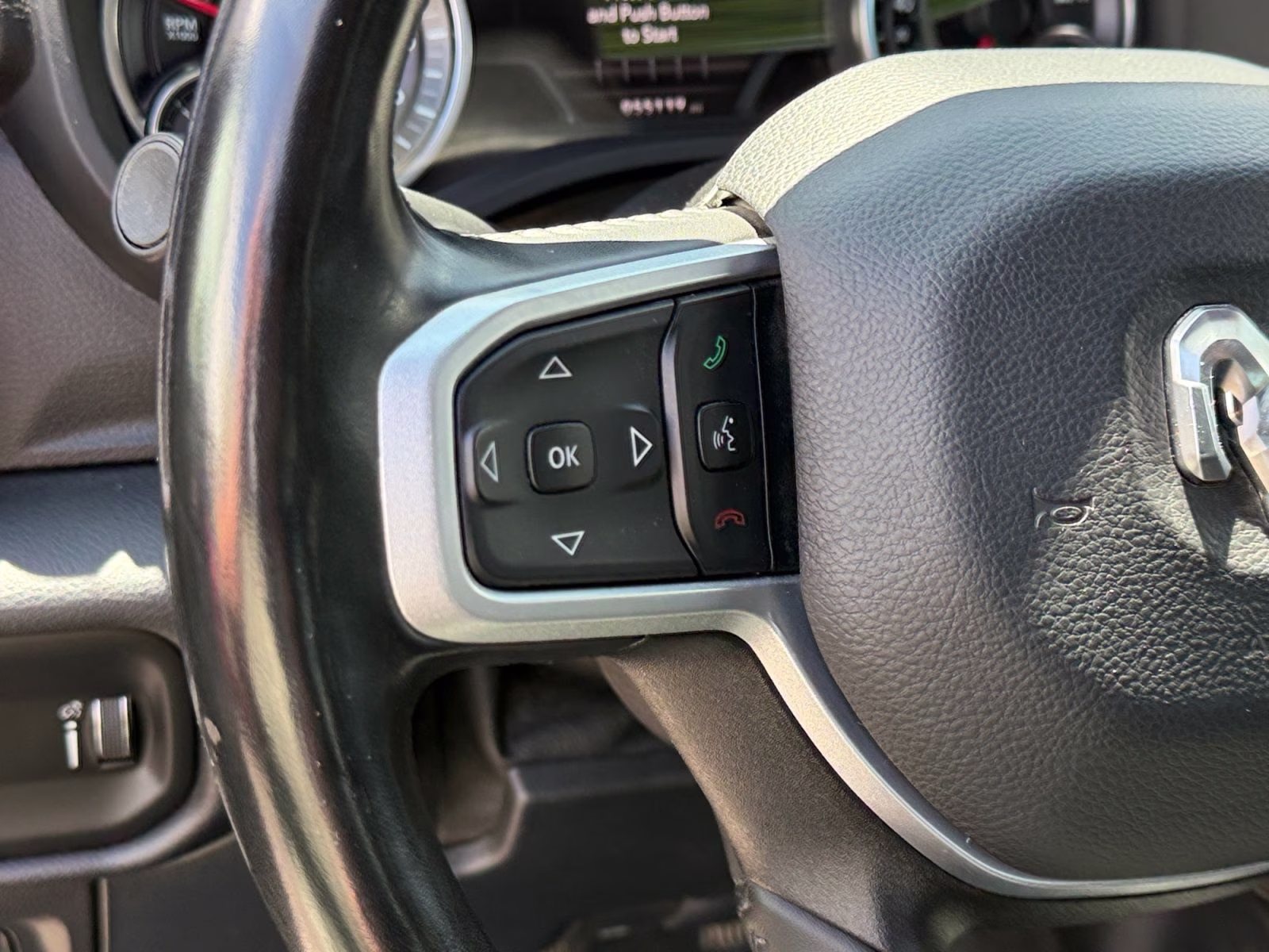 2022 Diamond Black Crystal Pearlcoat Ram 1500 Big Horn/Lone Star 4X4 Truck