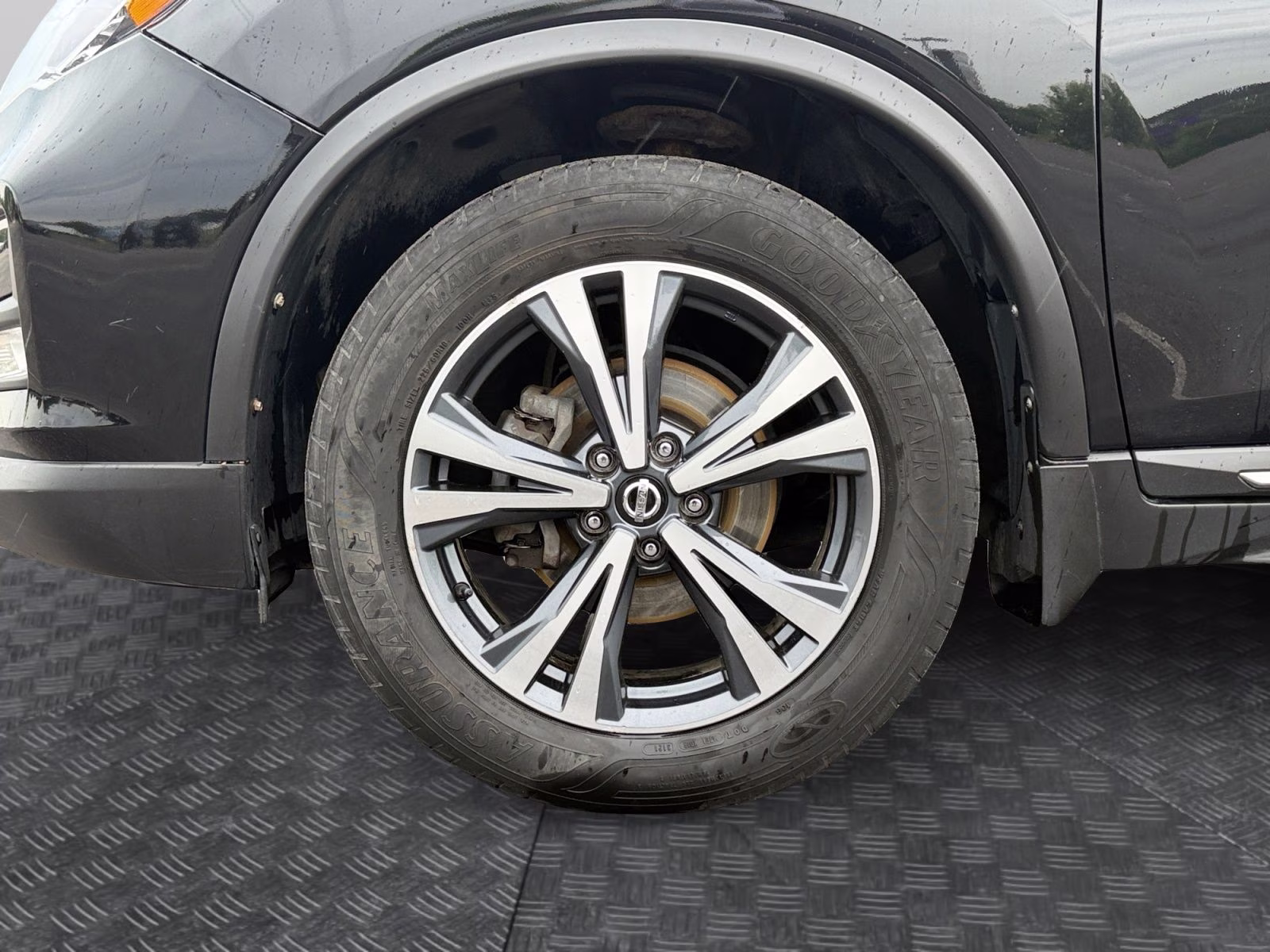 2017 Magnetic Black Nissan Rogue SL AWD SUV