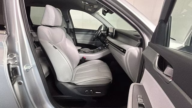2023 Silver Hyundai Palisade SEL AWD SUV