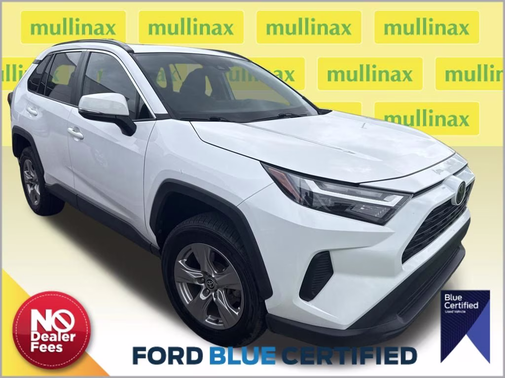2022 White Toyota RAV4 XLE FWD SUV