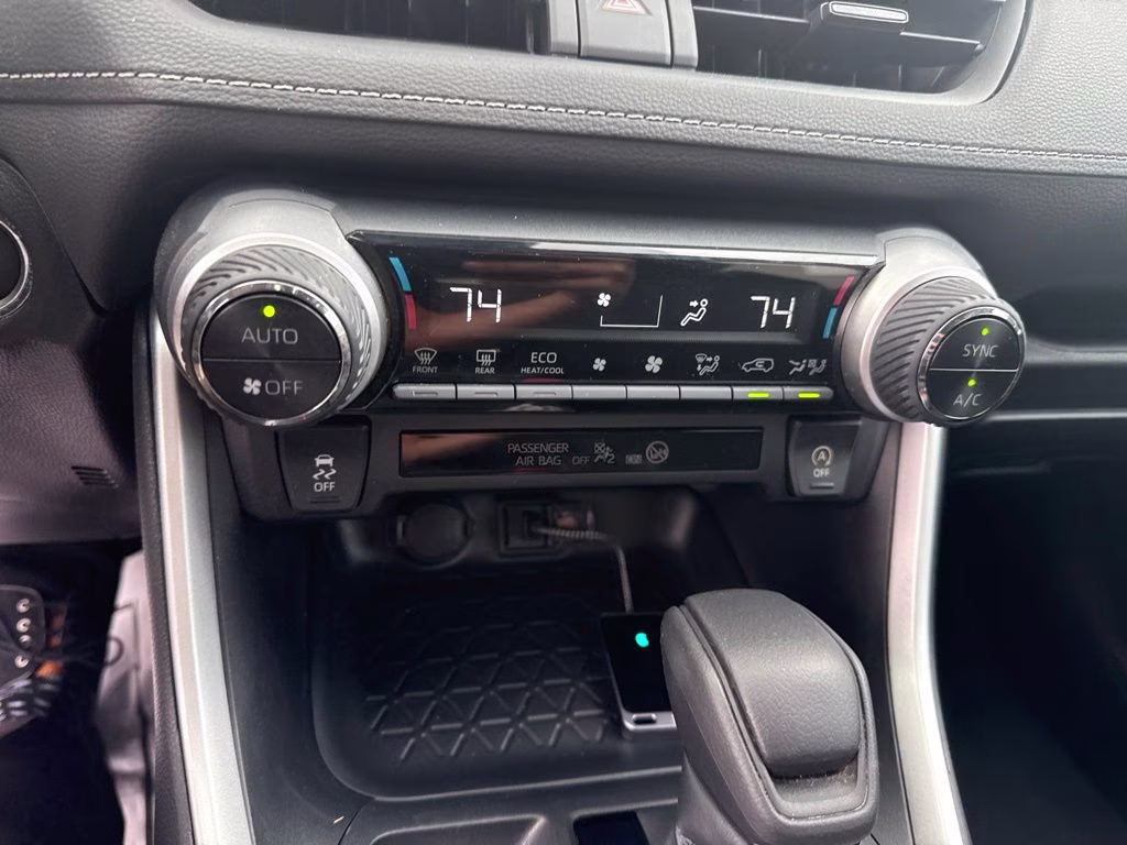 2022 White Toyota RAV4 XLE FWD SUV