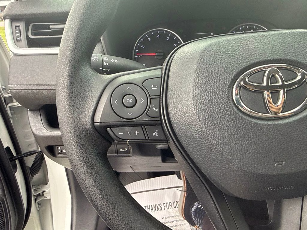 2022 White Toyota RAV4 XLE FWD SUV