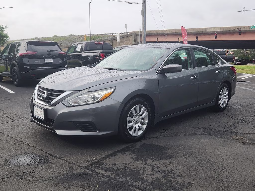 2016 Gun Metallic Nissan Altima 2.5 S FWD Sedan