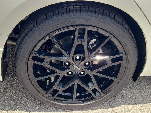 2026 Pearl White/Super Black Nissan Altima 2.5 SR FWD Sedan