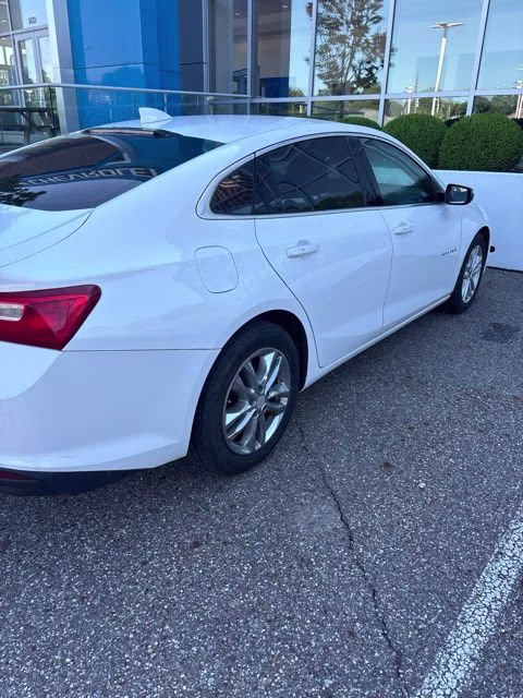 2018 Summit White Chevrolet Malibu LT FWD Sedan