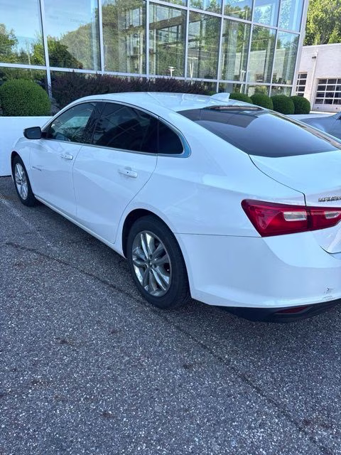 2018 Summit White Chevrolet Malibu LT FWD Sedan