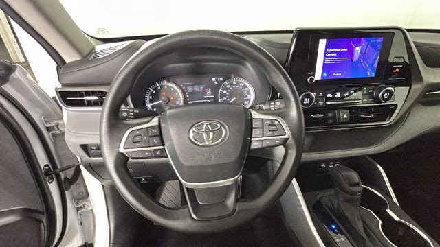 2023 Pearl Toyota Highlander L FWD SUV