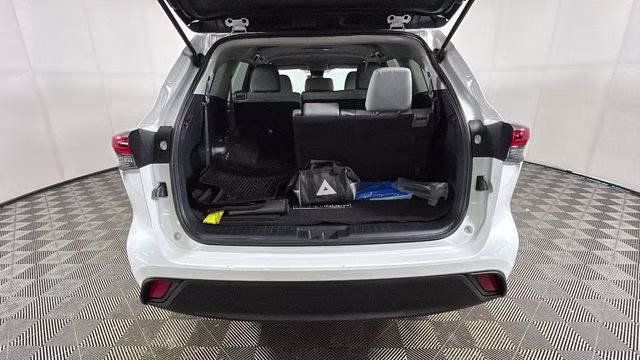 2023 Pearl Toyota Highlander L FWD SUV