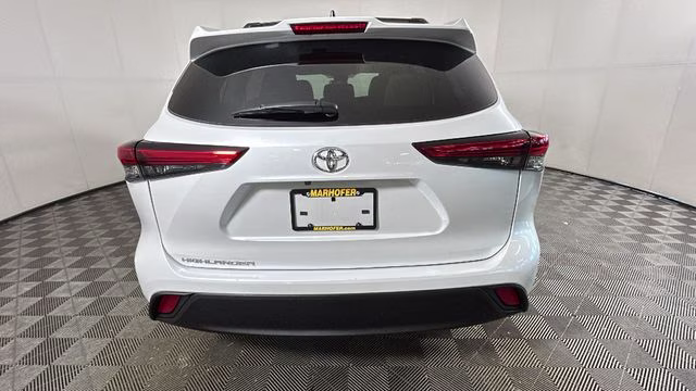 2023 Pearl Toyota Highlander L FWD SUV