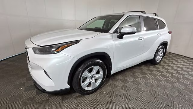 2023 Pearl Toyota Highlander L FWD SUV