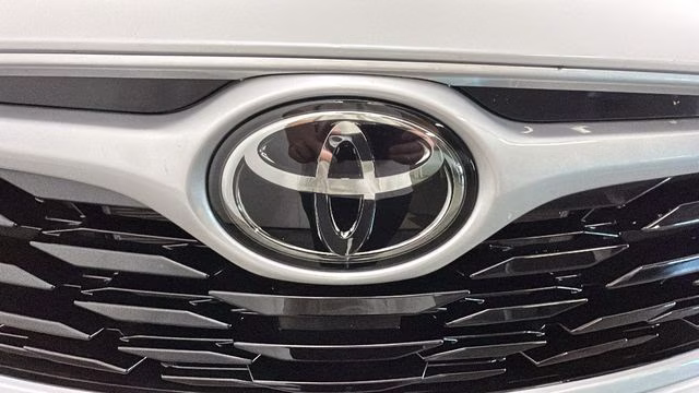 2023 Pearl Toyota Highlander L FWD SUV
