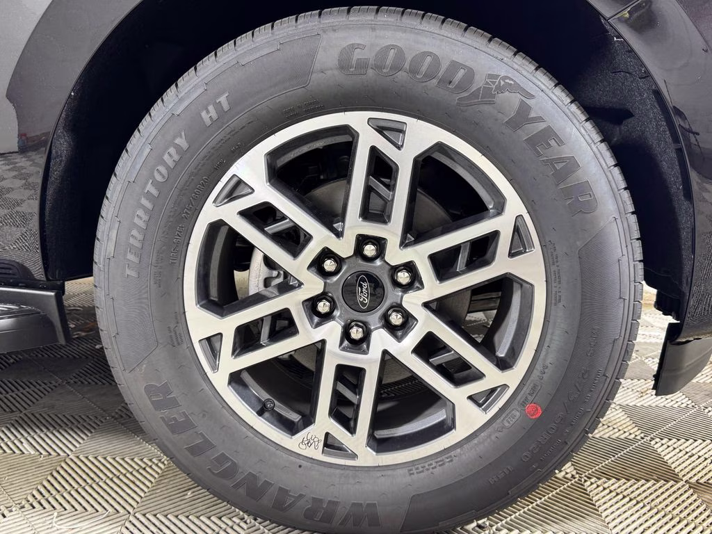 2026 Agate Black Metallic Ford Expedition Active RWD SUV