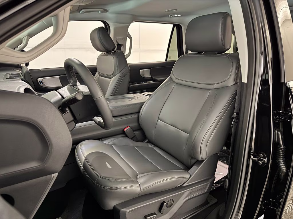 2026 Agate Black Metallic Ford Expedition Active RWD SUV