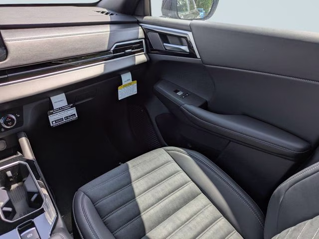 2026 Black Diamond Mitsubishi Outlander LE FWD SUV